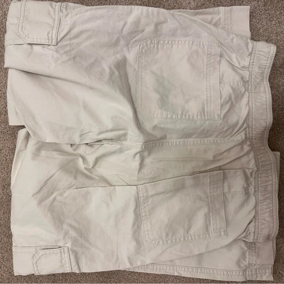 Abercrombie & Fitch Cream Cargo Pants Relaxed Fit - Picture 3 of 3